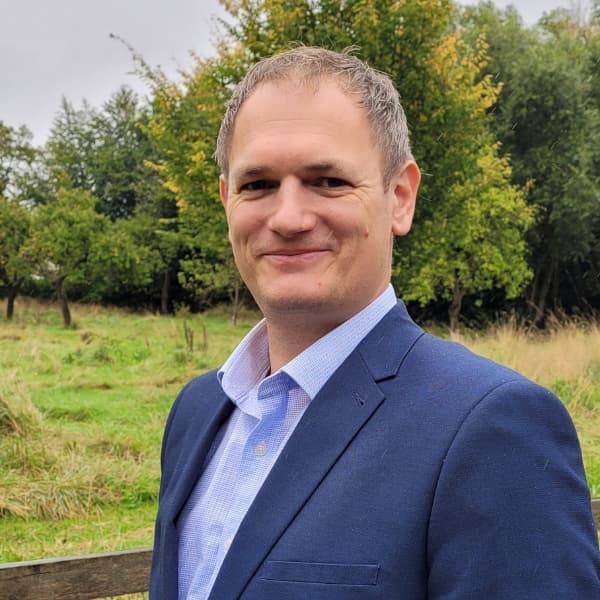 Simon Shepherd · consultant